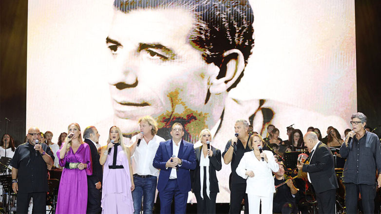 Γρηγόρης Μπιθικώτσης: Πλήθος κόσμου στο Καλλιμάρμαρο για τη συναυλία-αφιέρωμα στον «σερ» του ελληνικού τραγουδιού