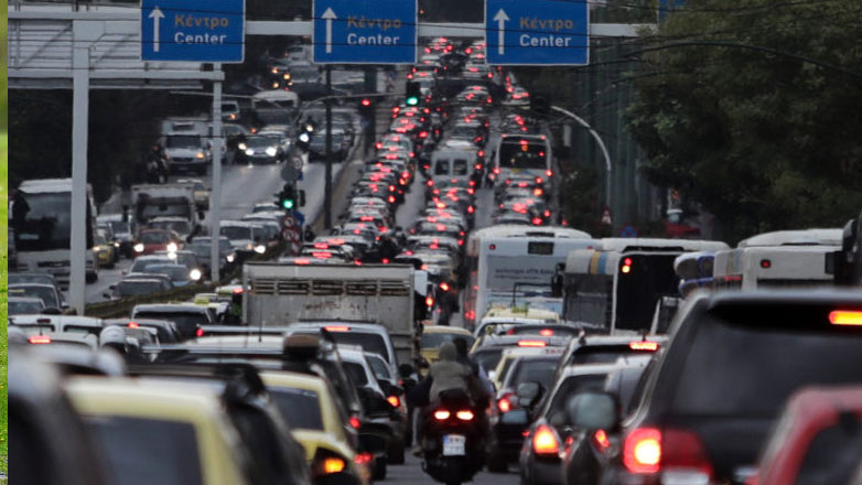Ουρές και μποτιλιάρισμα στους δρόμους της Αθήνας