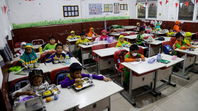 Ινδονησία: Μαζική τροφική δηλητηρίαση σε 800 μαθητές από δωρεάν σχολικά γεύματα σε μια εβδομάδα