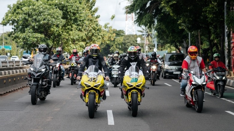 Η ομάδα Pertamina Enduro VR46 και ο Valentino Rossi στην Τζακάρτα για μια ιστορική ημέρα