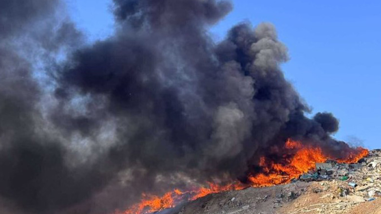 Πυρκαγιά στον ΧΥΤΑ Αγίου Νικολάου – Επιχειρούν και εναέρια μέσα -Ήχησε το 112