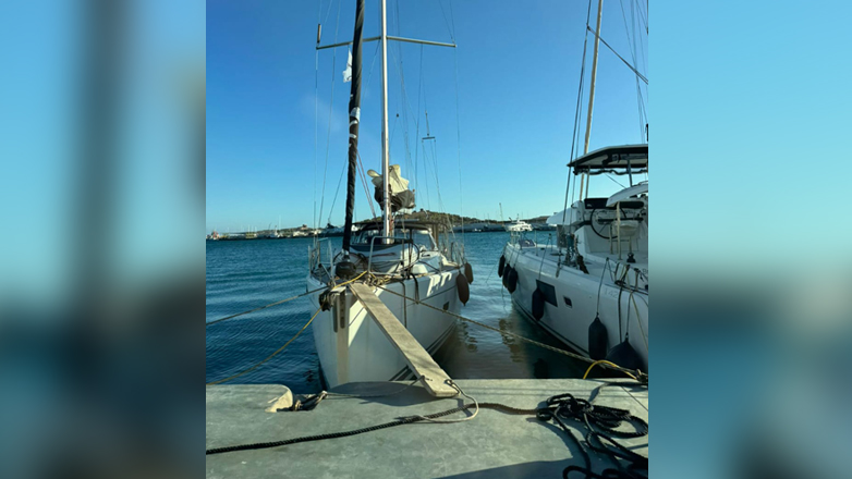 Βλάβη σε σκάφος με Ιταλούς τουρίστες στο Λαύριο