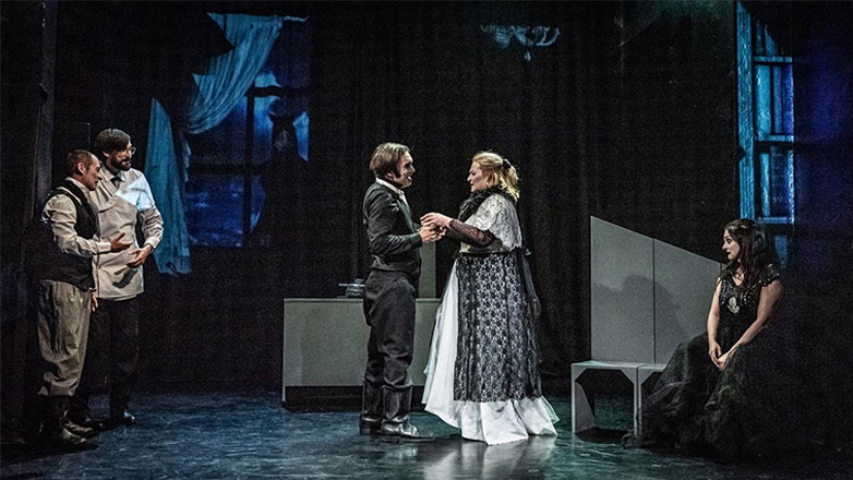 «Nomsferatu»: Η παράσταση του Johnny O επιστρέφει ανανεωμένη στο Θέατρο 104