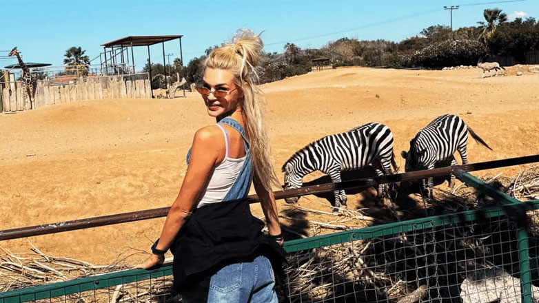 Βίκυ Κάβουρα – Γιώργος Τζαβέλλας: Βόλτα στον ζωολογικό κήπο με την κόρη τους