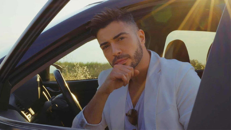 Κωνσταντίνος Γαλανός: Ενώνει Αθήνα-Θεσσαλονίκη με το τραγούδι 504 χιλιόμετρα