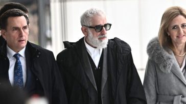 Πέτρος Φιλιππίδης: Παρασύρθηκε από νταλίκα ο τελευταίος μάρτυρας στη δίκη του