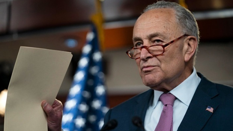 ΗΠΑ – Τσακ Σούμερ: Καταγγέλλει μια «οδό προς τη δικτατορία», μετά τις δηλώσεις Τραμπ για διώξεις των αντιπάλων του