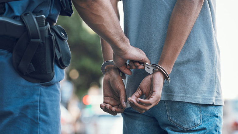 Αφεντικό και εργαζόμενος επιτέθηκαν σε αλλοδαπό υπάλληλο