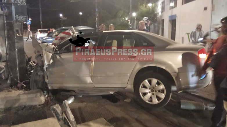 Τροχαίο στον Πειραιά: Νεκρός ο 40χρονος οδηγός, διασωληνωμένη σε κρίσιμη κατάσταση η 33χρονη συνοδηγός