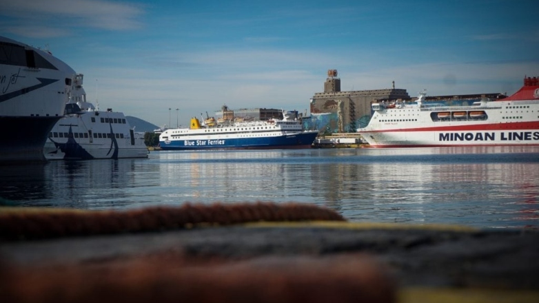 Μυστήριο με αλλοδαπό που συνελήφθη με μία βαλίτσα γεμάτη χρήματα στο Ηράκλειο