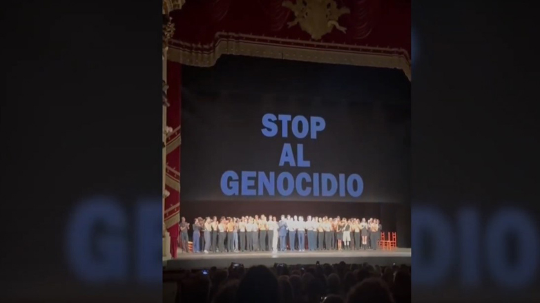 «Σταματήστε τη Γενοκτονία»: Ένα μήνυμα για τη Γάζα στη Σκάλα του Μιλάνου