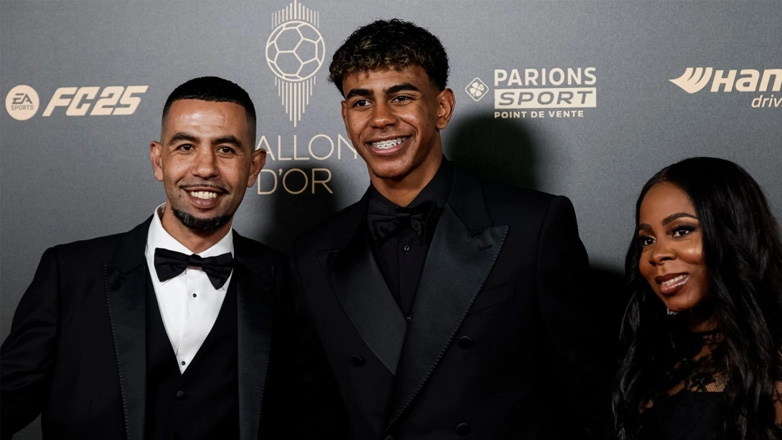 «Λάβρος» ο πατέρας του Γιαμάλ: «Κάτι περίεργο συνέβη εδώ – Ο γιος μου είναι ο καλύτερος στον κόσμο και άξιζε τη Χρυσή Μπάλα»