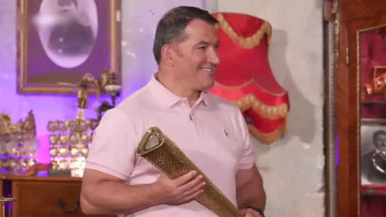 Πύρρος Δήμας: Η εμφάνιση στο Cash or Trash με την Ολυμπιακή δάδα προκάλεσε την αντίδραση της ΕΟΕ