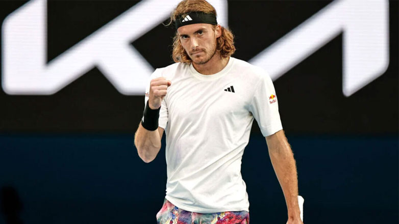 Στέφανος Τσιτσιπάς: Βόλτα στο κέντρο της Αθήνας αγκαλιά με τη νέα φημολογούμενη σύντροφό του