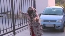 «Η μητέρα μου φοβήθηκε ότι θα κατηγορηθεί» – Τι αναφέρει ο γιος της 62χρονης διευθυντρίας του ΚΕΠ Βοιωτίας