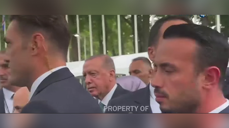 ΗΠΑ: Σταμάτησαν και τον Ερντογάν για να περάσει ο Τραμπ – Βίντεο