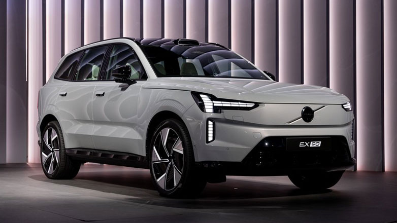 Volvo: Ουσιαστική αναβάθμιση για το EX90, που πλέον φορτίζει ταχύτερα, αποκτώντας 250χλμ. αυτονομίας σε 10 λεπτά φόρτισης