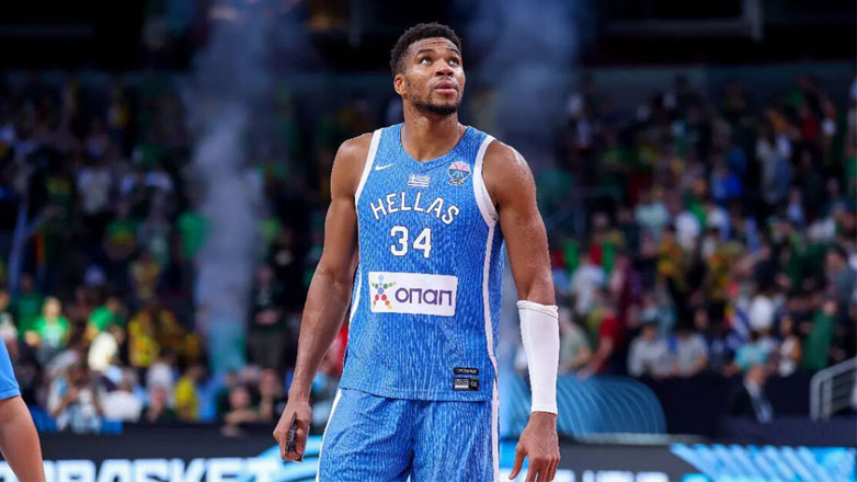 Γιάννης Αντετοκούνμπο: Ο θάνατος του πατέρα του, οι οικονομικές δυσκολίες και η στιγμή που σκέφτηκε να παρατήσει το μπάσκετ