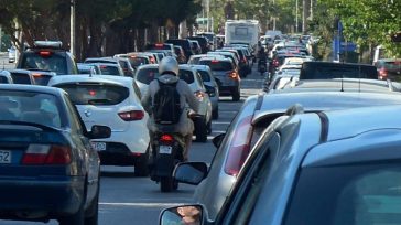 Ουρές 17 χλμ στον Κηφισό και τροχαίο στην Βασιλίσσης Σοφίας