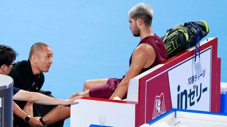 Τένις: Νικάει και τραυματίας ο Αλκαράθ