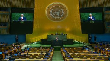 Σε άδεια αίθουσα μίλησε ο Μπένιαμιν Νετανιάχου μετά τη μαζική αποχώρηση εκπροσώπων των χωρών μελών του ΟΗΕ