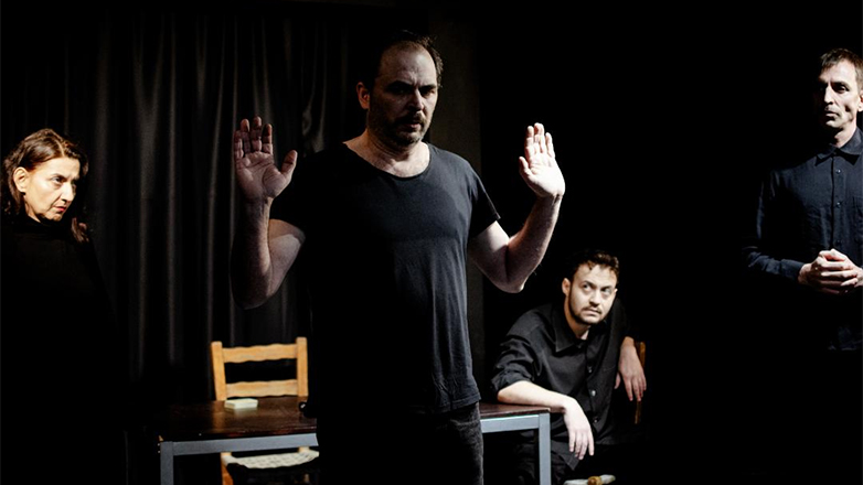 Το «Φίλεμα» του Μάνου Κουνουγάκη επιστρέφει για 8 παραστάσεις στο Θέατρο Άβατον