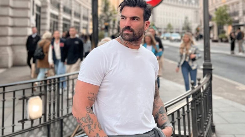 Ο Δημήτρης Αλεξάνδρου έσβησε το τατουάζ που είχε κάνει για την Ιωάννα Τούνη στο χέρι του Ο Δημήτρης Αλεξάνδρου έσβησε το τατουάζ που είχε κάνει για την Ιωάννα Τούνη στο χέρι του