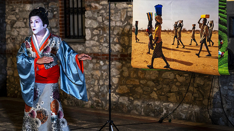 Καβάλα: Η «Τελετουργία του Τσαγιού», μια μοναδική θεατρική εμπειρία στην καρδιά της παλιάς πόλης 