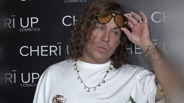 Τρύφωνας Σαμαράς: Το σχόλιο για τις πλαστικές, η παραμόρφωση στα χείλη και το αστείο στιγμιότυπο on camera