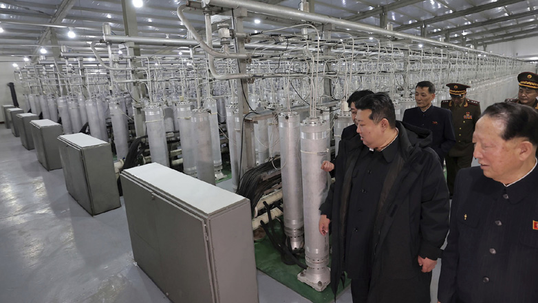 Βόρεια Κορέα: Ο Κιμ Γιονγκ Ουν ζητεί την ενίσχυση του πυρηνικού οπλοστασίου της χώρας