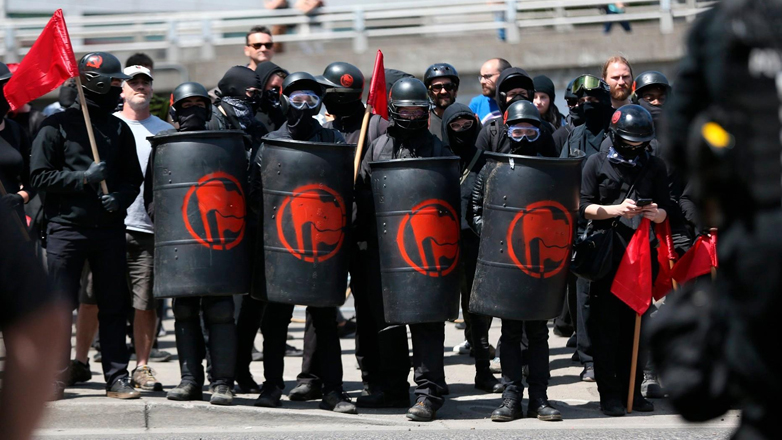 Ο Τραμπ κατεβάζει τον στρατό εναντίον της Antifa στο Πόρτλαντ