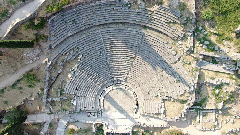 Επεμβάσεις για την αποκατάσταση του αρχαίου θεάτρου Δελφών