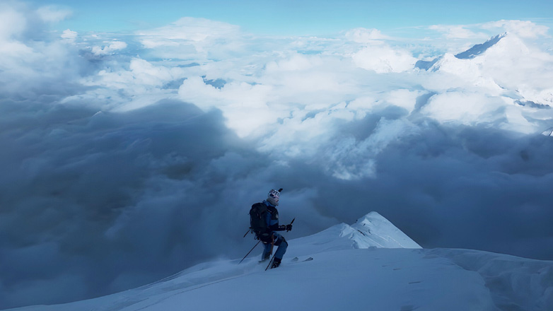 Πολωνός αθλητής κατέβηκε με σκι το Έβερεστ χωρίς φιάλη οξυγόνου