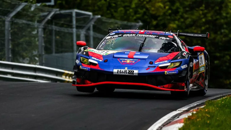 Πρώτη νίκη του Max Verstappen με τη Ferrari (Βίντεο)