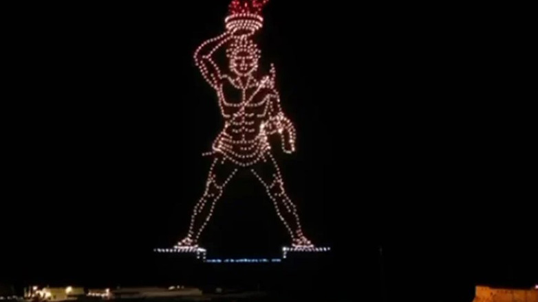 Ρόδος: Χίλια drones φώτισαν τον Κολοσσό και τα σύμβολα του νησιού