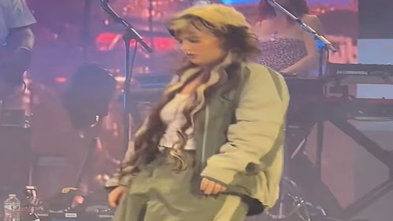 Η Λόλα Γιανγκ κατέρρευσε στη σκηνή την ώρα που τραγουδούσε