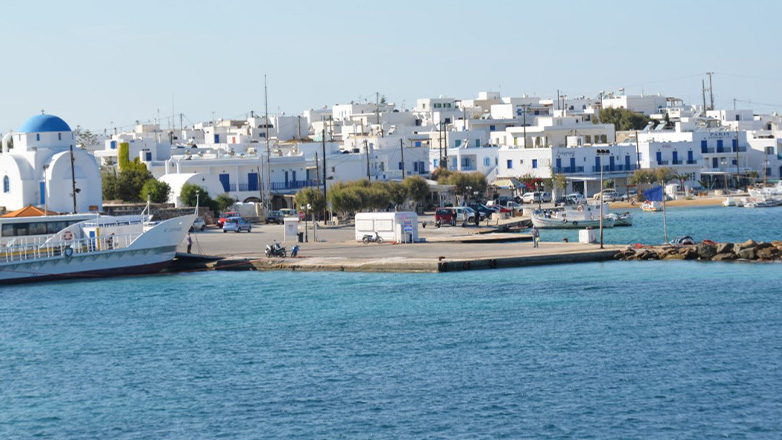 Αντίπαρος: Πατέρας δύο παιδιών παρασύρθηκε θανάσιμα από σκαπτικό μηχάνημα