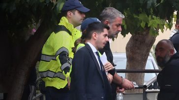 Η Δημογλίδου διαψεύδει τον Μπισμπίκη