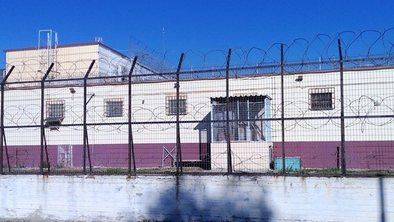 Φυλακές Κασσαβέτειας: Κρατούμενοι επιτέθηκαν σε φρουρούς έσπασαν τζάμια και άναψαν φωτιές