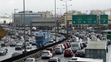 Πέντε τροχαία προκαλούν χάος στον Κηφισό