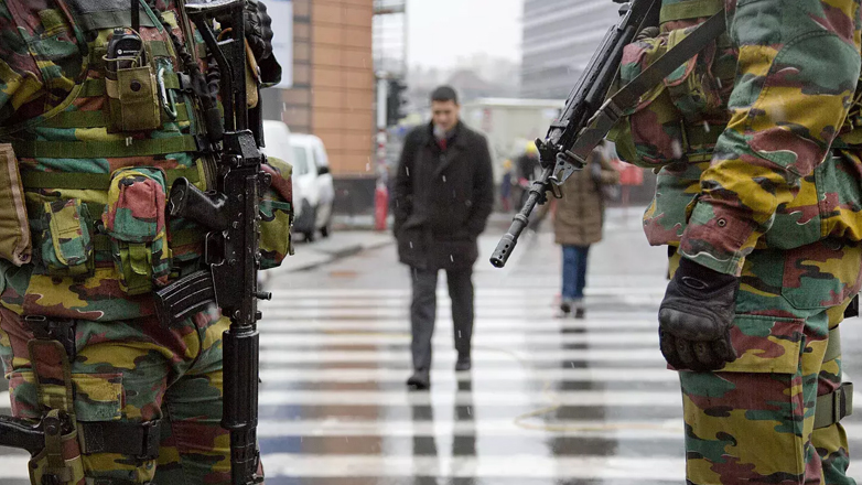Δύο στους τρεις Βέλγους θέλουν τον στρατό στους δρόμους