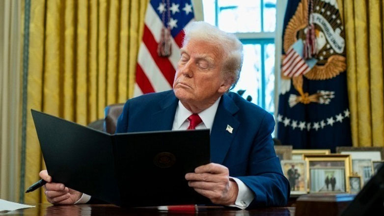 Λεπτομέρειες για τους δασμούς στα έπιπλα, προανήγγειλε ο Ντόναλντ Τραμπ