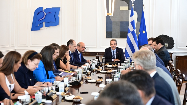 Παροχές και ελαφρύνσεις 1,7 δισ. ευρώ στο νέο φορολογικό νομοσχέδιο