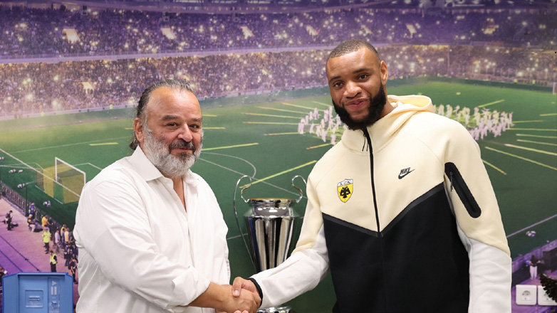 Μουκουντί: «Χαρούμενος που συνεχίζω την περιπέτεια με την ΑΕΚ»