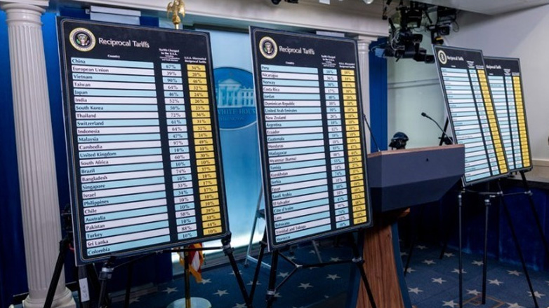 Η κυβέρνηση των ΗΠΑ συνεχίζει τις διαπραγματεύσεις παρά τη δικαστική απόφαση για τους δασμούς