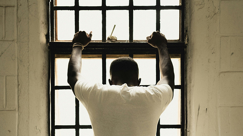 Ζεις τη δική σου ζωή ή αυτή που σου υπέδειξαν;