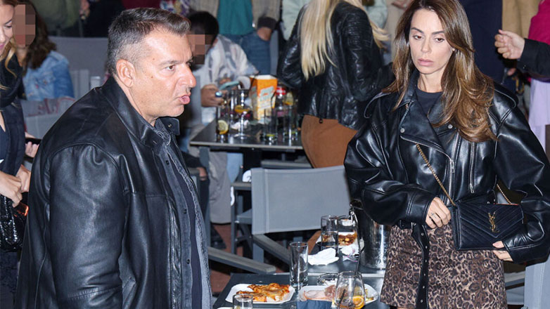 Γιώργος Λιάγκας – Μαρία Αντωνά: Απόλαυσαν τον Γιώργο Μαζωνάκη στην «Ταράτσα του Φοίβου»