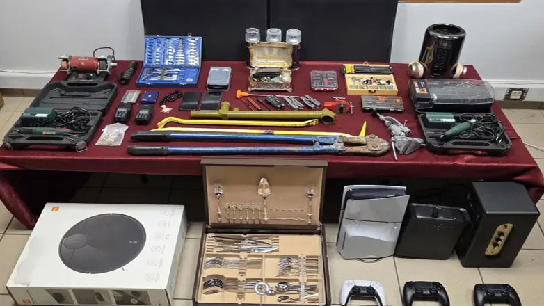 Θεσσαλονίκη: Με κλειδιά «πασπαρτού» έμπαιναν σε σπίτια και τα … ξάφριζαν