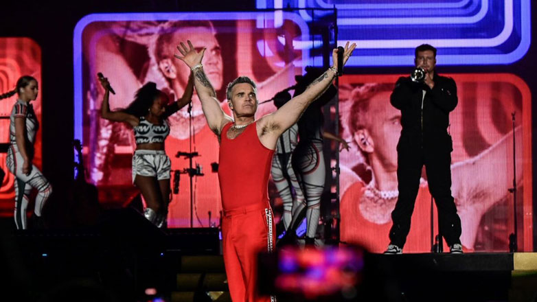 Χιλιάδες κόσμου στη συναυλία του Ρόμπι Γουίλιαμς στο Καλλιμάρμαρο