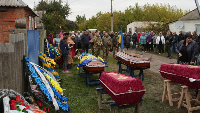 Ουκρανία: Ένα χωριό θρηνεί για οικογένεια που ξεκληρίστηκε από ρωσικό drone